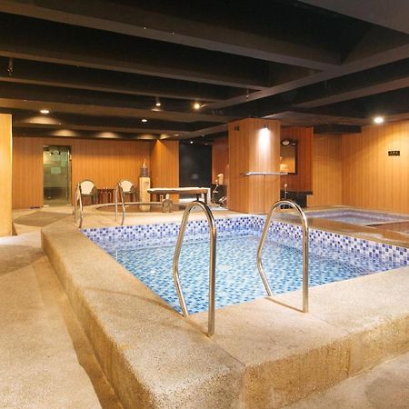Reddoorz Premium At Jjimjbang Hotel Spa Manila Exterior photo