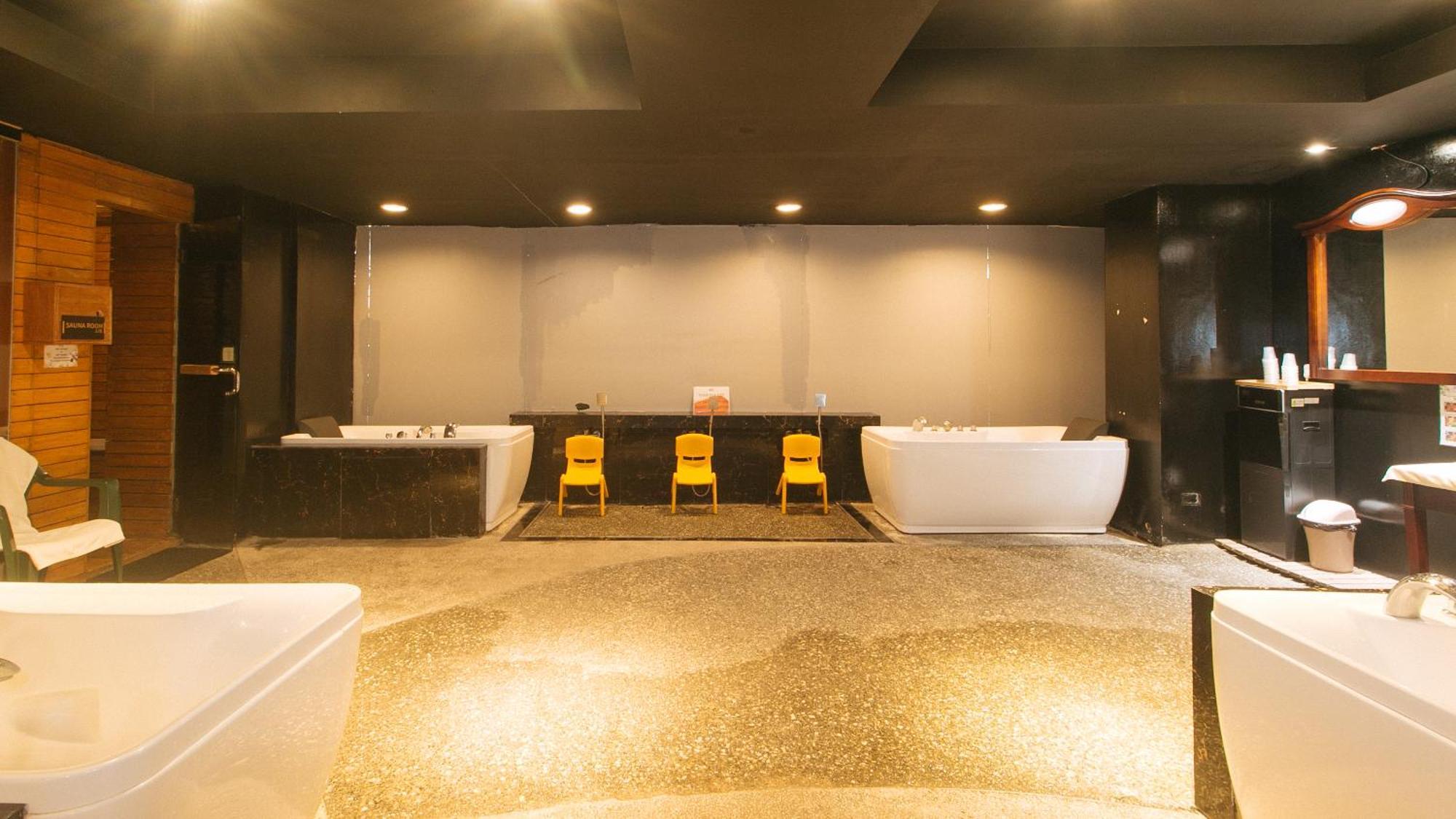 Reddoorz Premium At Jjimjbang Hotel Spa Manila Exterior photo