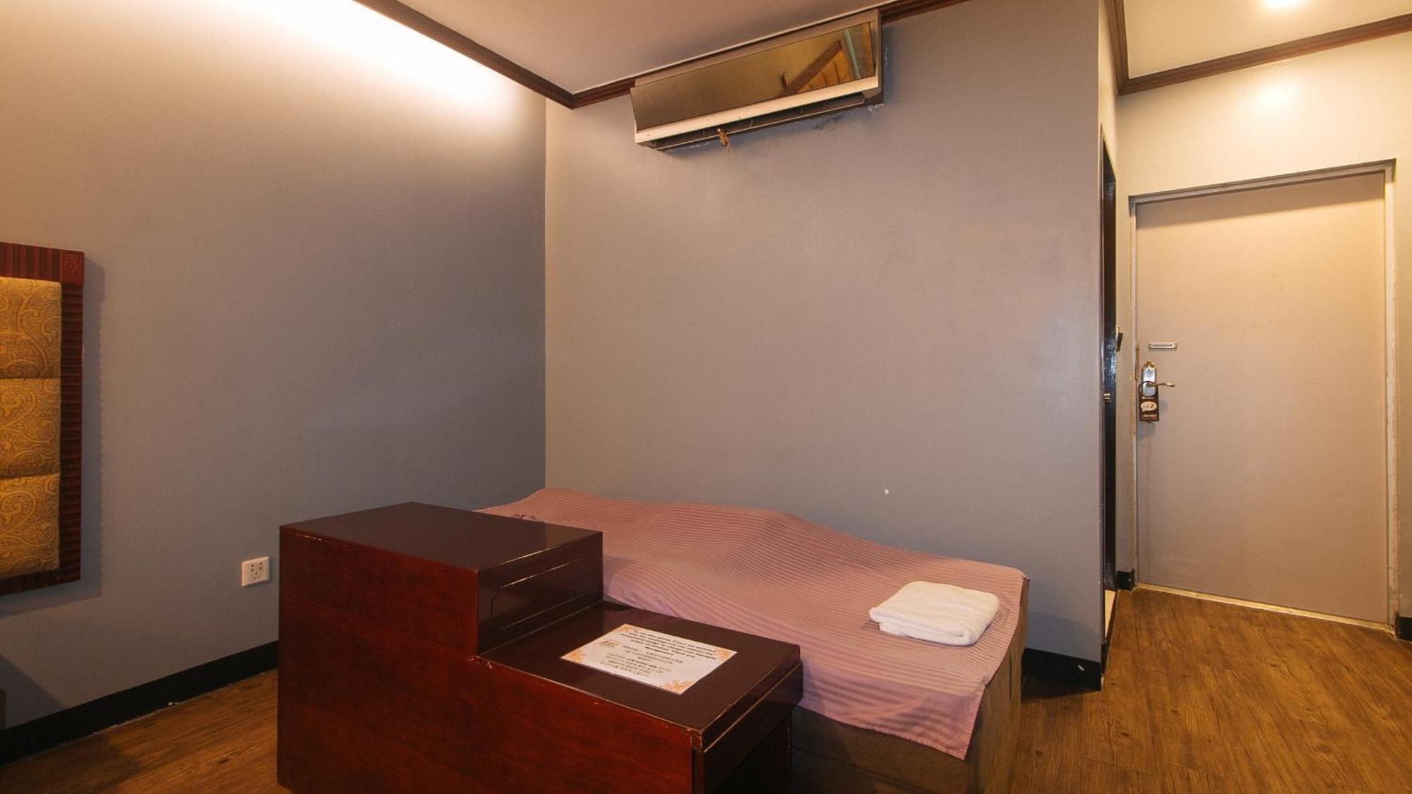 Reddoorz Premium At Jjimjbang Hotel Spa Manila Room photo