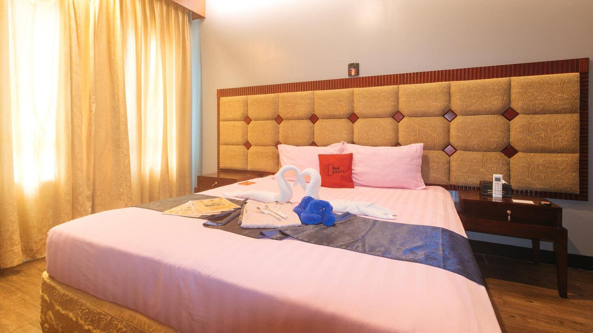 Reddoorz Premium At Jjimjbang Hotel Spa Manila Exterior photo